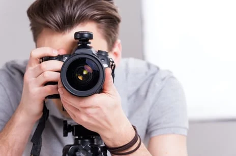 Individual Photographer vs Company: Key Differences You Need to Know